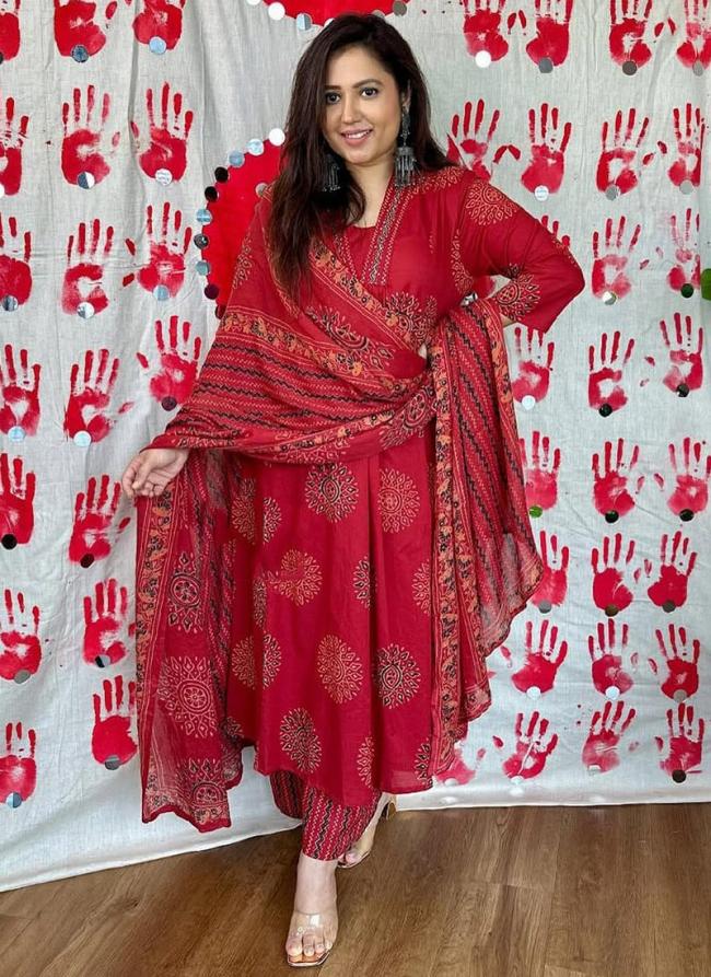 Cotton Red Daily Wear Printed Readymade Suit